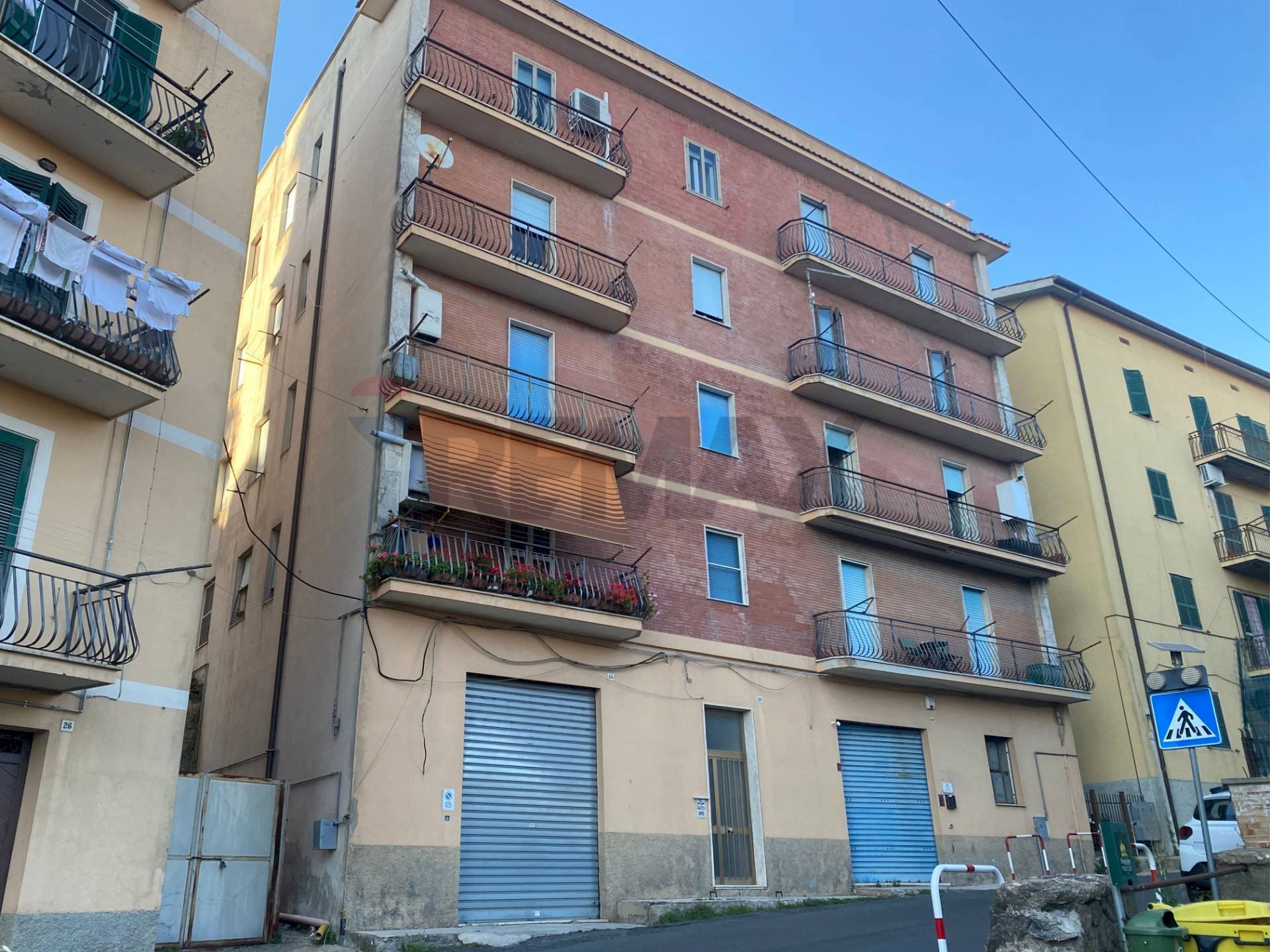 Edificio all\'aperto - Quadrilocale via lizzera
 
22, Tolfa - foto 1