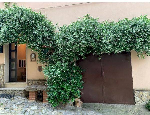 Giardino - Trilocale VIA MONTECAVALLO
 
57, Monte Romano - foto 1