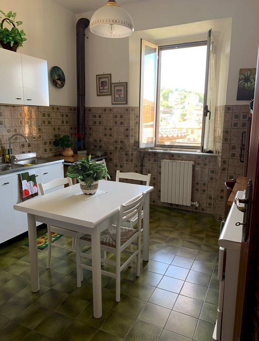 Sala da pranzo - Trilocale VIA MONTECAVALLO
57, Monte Romano - foto 3