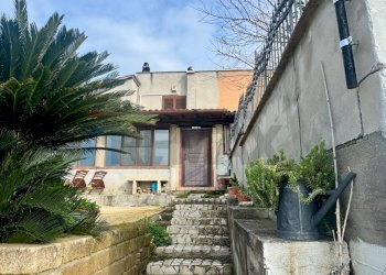 Casa all\'aperto - Casa semi indipendente Via Castelsecco
59, Santa Marinella - foto 1