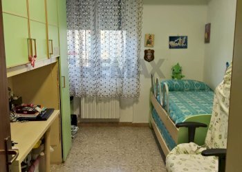 Camera / camera da letto - Quadrilocale Via Umbria
1, Civitavecchia - foto 9