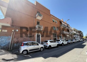 Edificio all\'aperto - Appartamento Via Columella
3, Pomezia - foto 1