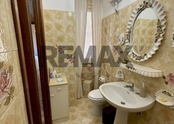 Bagno - Appartamento Via Columella
3, Pomezia - foto 15