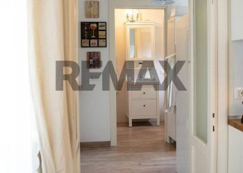 Hall / corridoio - Two-room apartment Località Pianella
 
3, Faggeto Lario - photo 13