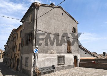 Edificio all\'aperto - Independent house Via Roma
 
49, Mondaino - photo 1