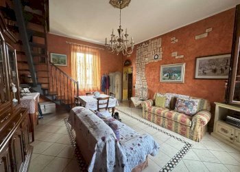 Salone - Three-room apartment via 25 Luglio, 6, Fagnano Olona - photo 10