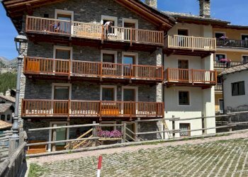 Facciata - Three-room apartment via Borealis, 27, Cogne - photo 1