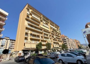 Facciata - Quadrilocale via dei Nebrodi, Palermo - foto 34