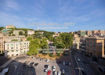 Vista - Quadrilocale piazza Niccolò Tommaseo, Genova (zona Foce) - foto 1