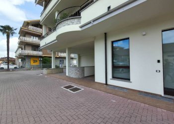 Facciata - Shop via Torino, 36, Mondovì - photo 1