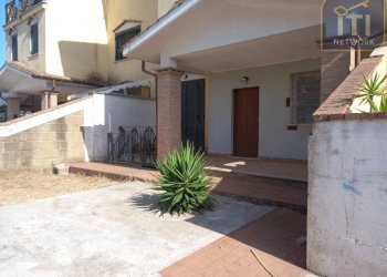 Foto 1 - Semi-detached Villa via Taglio delle cinque miglia, Aprilia - photo 1