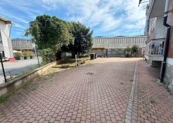 Cortile interno - Bilocale via Leinì, 112, Settimo Torinese - foto 2