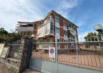 Facciata - Bilocale via Leinì, 112, Settimo Torinese - foto 5
