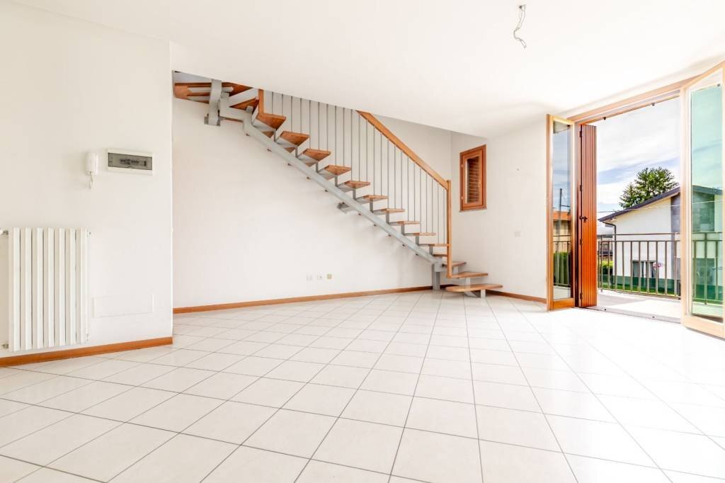 Cucina - Three-room apartment via Monte S. Martino, 21, Tradate - photo 3