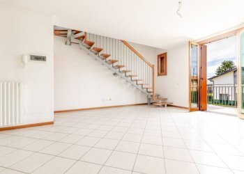 Cucina - Three-room apartment via Monte S. Martino, 21, Tradate - photo 3