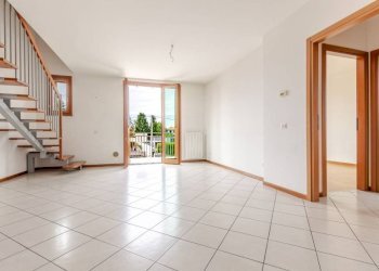 Salone - Three-room apartment via Monte S. Martino, 21, Tradate - photo 5