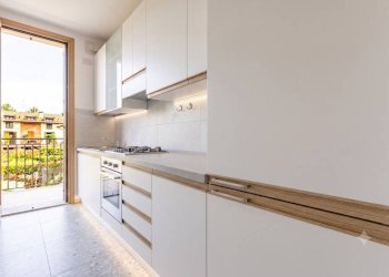 Cucina - Three-room apartment via Monte S. Martino, 21, Tradate - photo 10