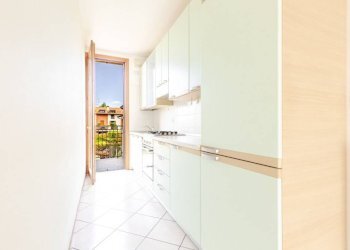 Cucina - Three-room apartment via Monte S. Martino, 21, Tradate - photo 13