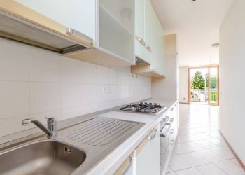 Cucina - Three-room apartment via Monte S. Martino, 21, Tradate - photo 14
