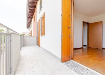 Terrazzo - Three-room apartment via Monte S. Martino, 21, Tradate - photo 20