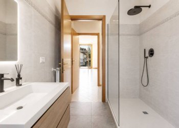 Bagno - Three-room apartment via Monte S. Martino, 21, Tradate - photo 27