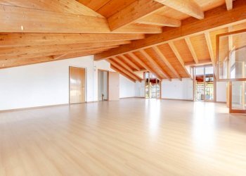 Salone - Three-room apartment via Monte S. Martino, 21, Tradate - photo 36