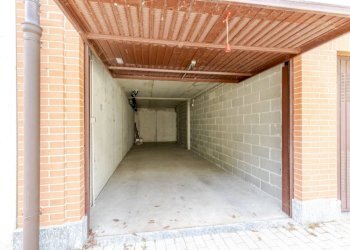 Box auto - Three-room apartment via Monte S. Martino, 21, Tradate - photo 40