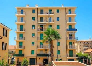 Foto 1 - Quadrilocale Piazza Mameli, Imperia - foto 1