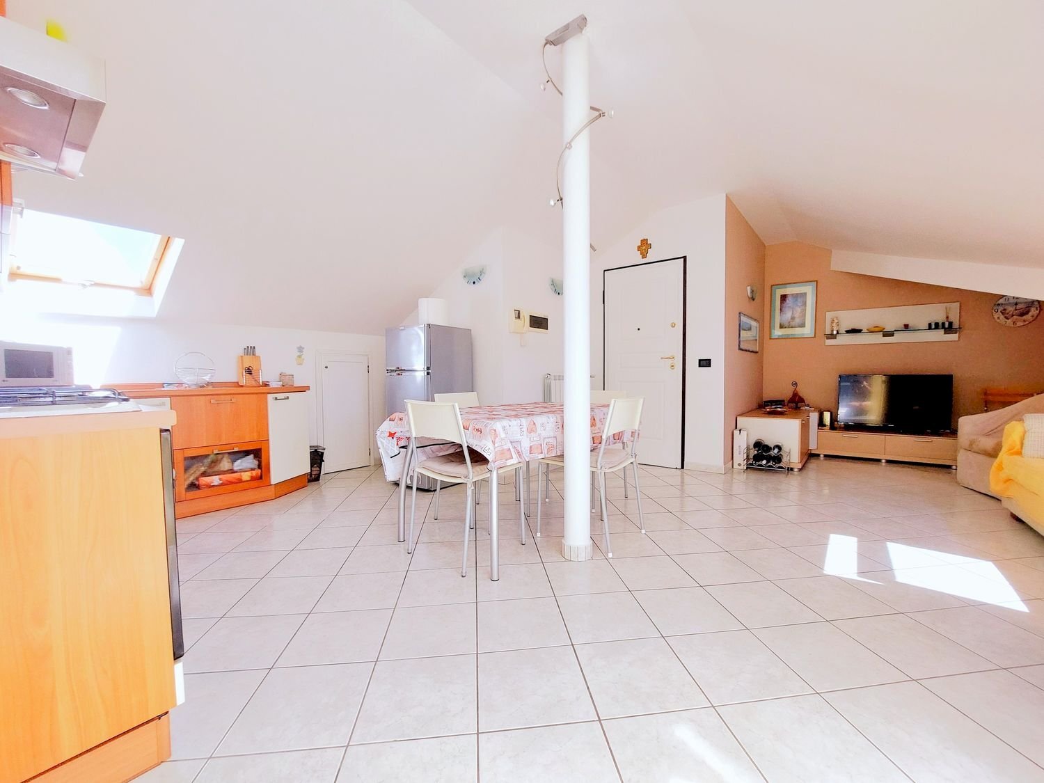 cucina - Trilocale Via Cà Rossa
36, Diano Marina - foto 3