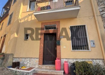 Edificio all\'aperto - Trilocale piazza aria vecchia
 
snc, Minturno - foto 2