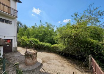 CORTILE PRIVATO - Villa Via Serra D'asti
 
61, Mongardino - photo 5