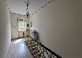 SCALA INTERNA - Villa Via Serra D'asti
 
61, Mongardino - photo 7