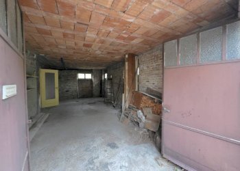 GARAGE - Villa Via Serra D'asti
 
61, Mongardino - photo 27