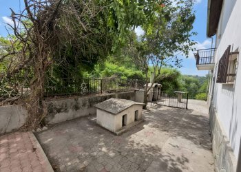 CORTILE PRIVATO - Villa Via Serra D'asti
 
61, Mongardino - photo 36