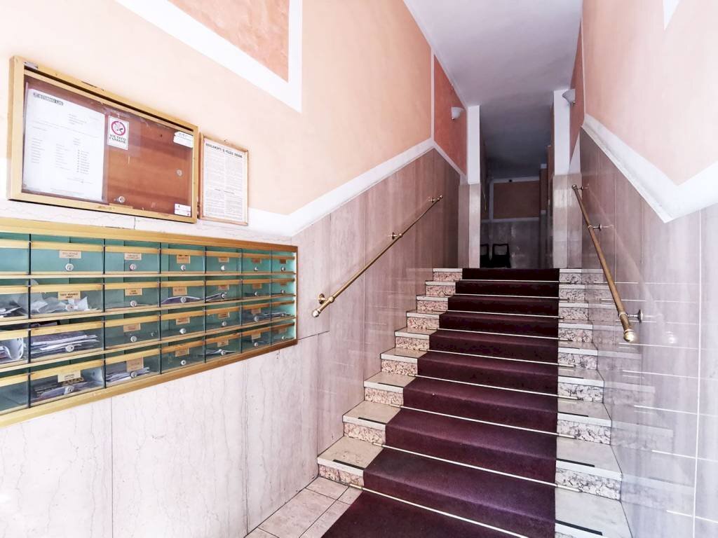 Interno palazzo - Quadrilocale via Chiesa della Salute, 45, Torino (zona Borgo Vittoria) - foto 3