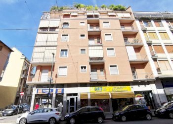 Facciata - Quadrilocale via Chiesa della Salute, 45, Torino (zona Borgo Vittoria) - foto 2