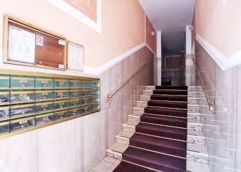 Interno palazzo - Quadrilocale via Chiesa della Salute, 45, Torino (zona Borgo Vittoria) - foto 3
