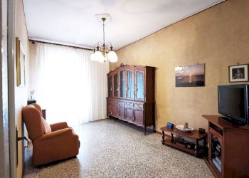 Camera da letto - Quadrilocale via Chiesa della Salute, 45, Torino (zona Borgo Vittoria) - foto 8