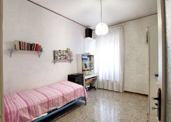 Camera da letto - Quadrilocale via Chiesa della Salute, 45, Torino (zona Borgo Vittoria) - foto 30