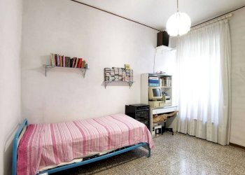 Camera da letto - Quadrilocale via Chiesa della Salute, 45, Torino (zona Borgo Vittoria) - foto 32