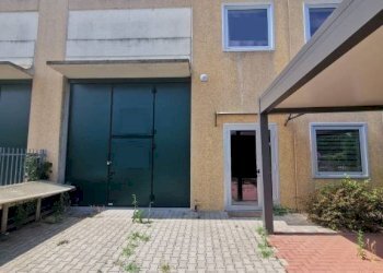 Facciata - Capannone via Monte Grappa, 40, Arese - foto 16
