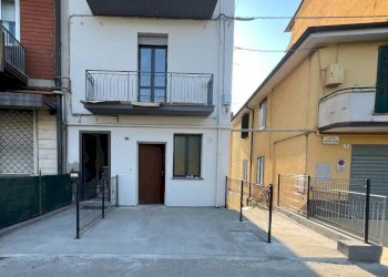 Facciata - Three-room apartment via Andrea Costa, 6/a, Pianoro - photo 25