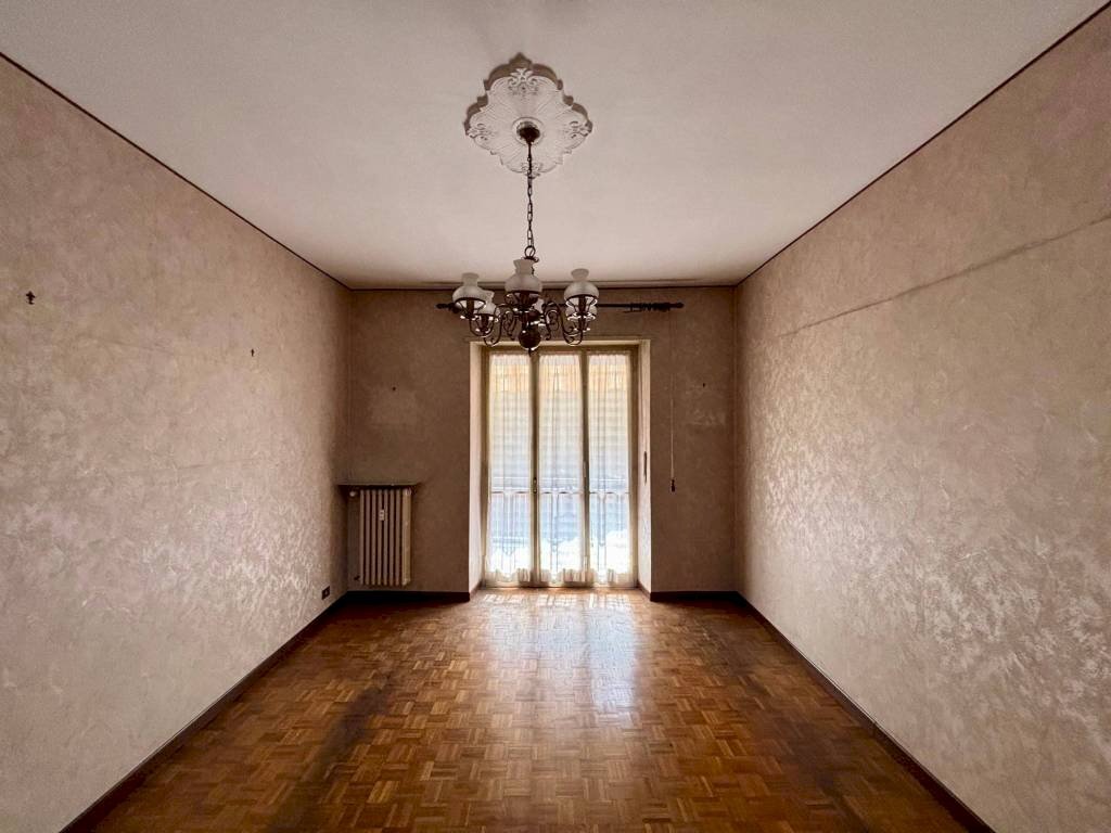 Camera da letto - Trilocale via Saluzzo, 131, Pinerolo - foto 2