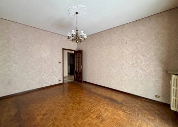Camera da letto - Three-room apartment via Saluzzo, 131, Pinerolo - photo 9