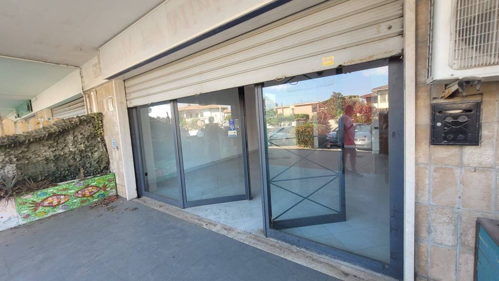 Ingresso - Shop viale Roma, 69, Anzio - photo 2