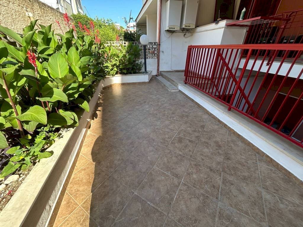 Cortile interno - Appartamento viale Grotta della Regina, 34, Bari - foto 2