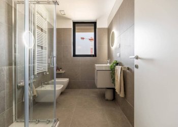 Bagno - Three-room apartment via Pier Paolo Pasolini, 4, Milano - photo 30