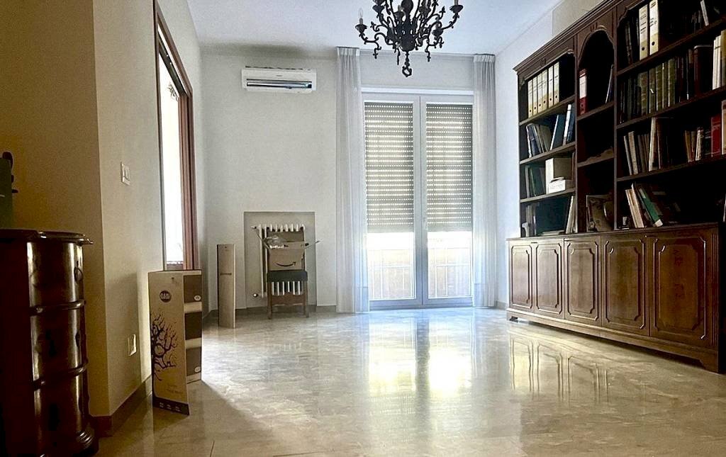 Interno appartamento - Four-room apartment via Niccolò d'Apulia dall'Arca, Bologna (neighborhood Bolognina) - photo 2