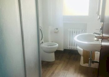 Bagno - Four-room apartment via Niccolò d'Apulia dall'Arca, Bologna (neighborhood Bolognina) - photo 9