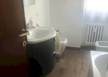 Bagno - Four-room apartment via Niccolò d'Apulia dall'Arca, Bologna (neighborhood Bolognina) - photo 10